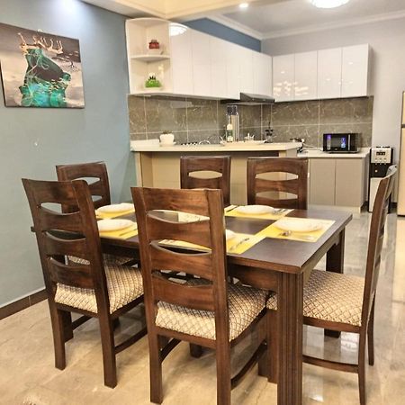 Stayrest Safari Tours New 3 Bedroom Apartments In Kilimani Nairobi With Rooftop Pool Exterior foto