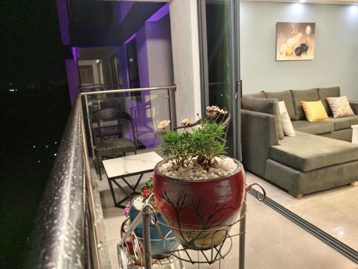 Stayrest Safari Tours New 3 Bedroom Apartments In Kilimani Nairobi With Rooftop Pool Exterior foto