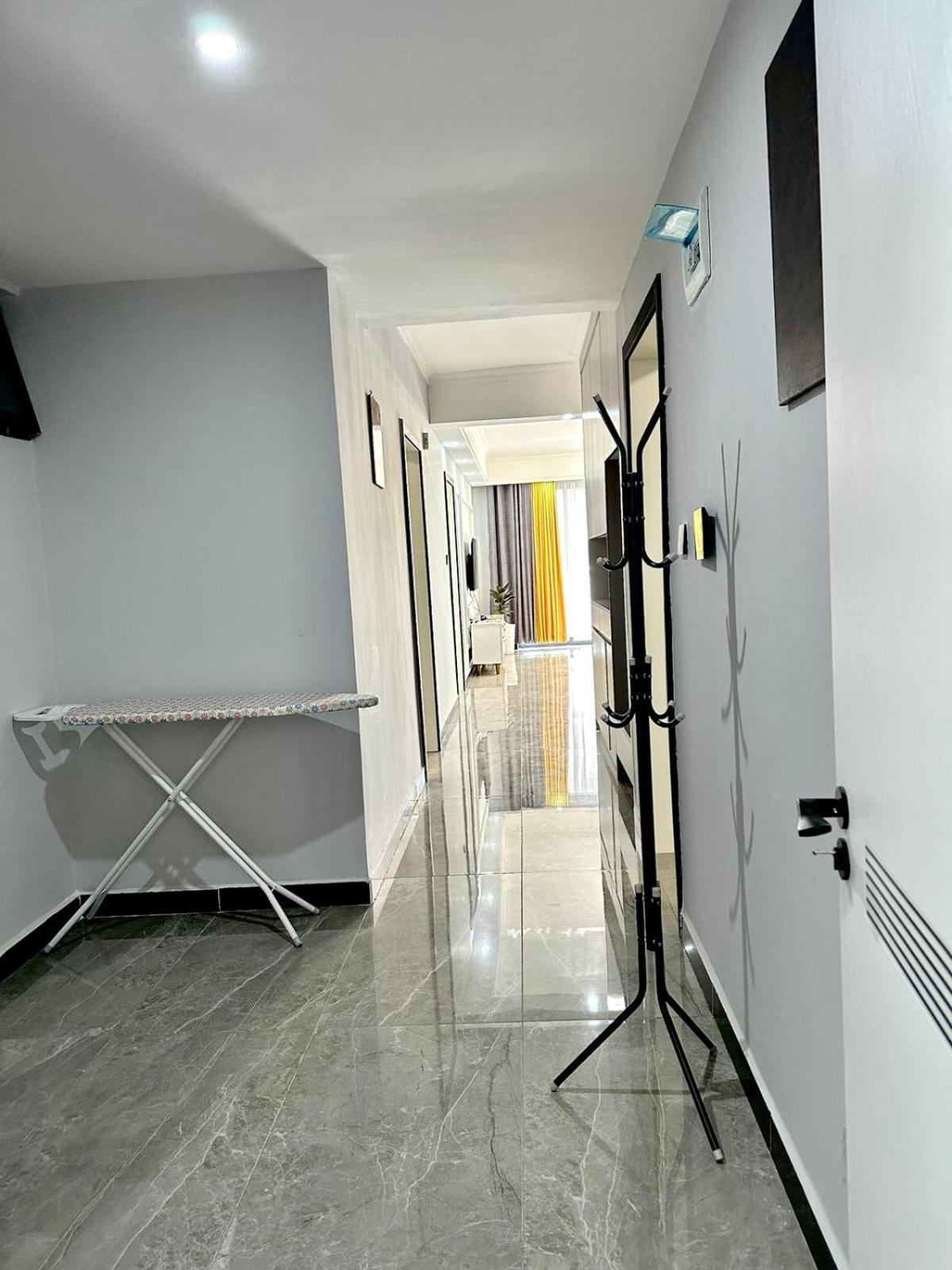 Stayrest Safari Tours New 3 Bedroom Apartments In Kilimani Nairobi With Rooftop Pool Exterior foto